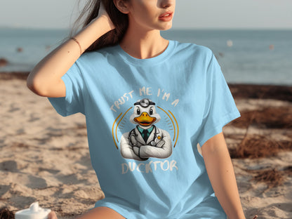 Trust Me I'm a Ducktor Funny Graphic T-Shirt