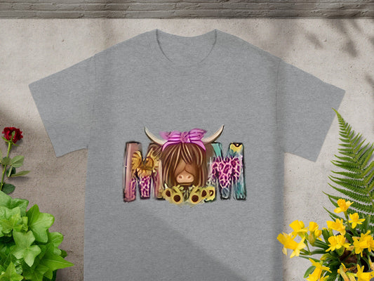 Cute Highland Cow Mom T-Shirt Adorable Graphic Design
