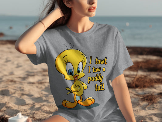 I TAWT I TAW A PUDDY TAT Cartoon Design T-Shirt