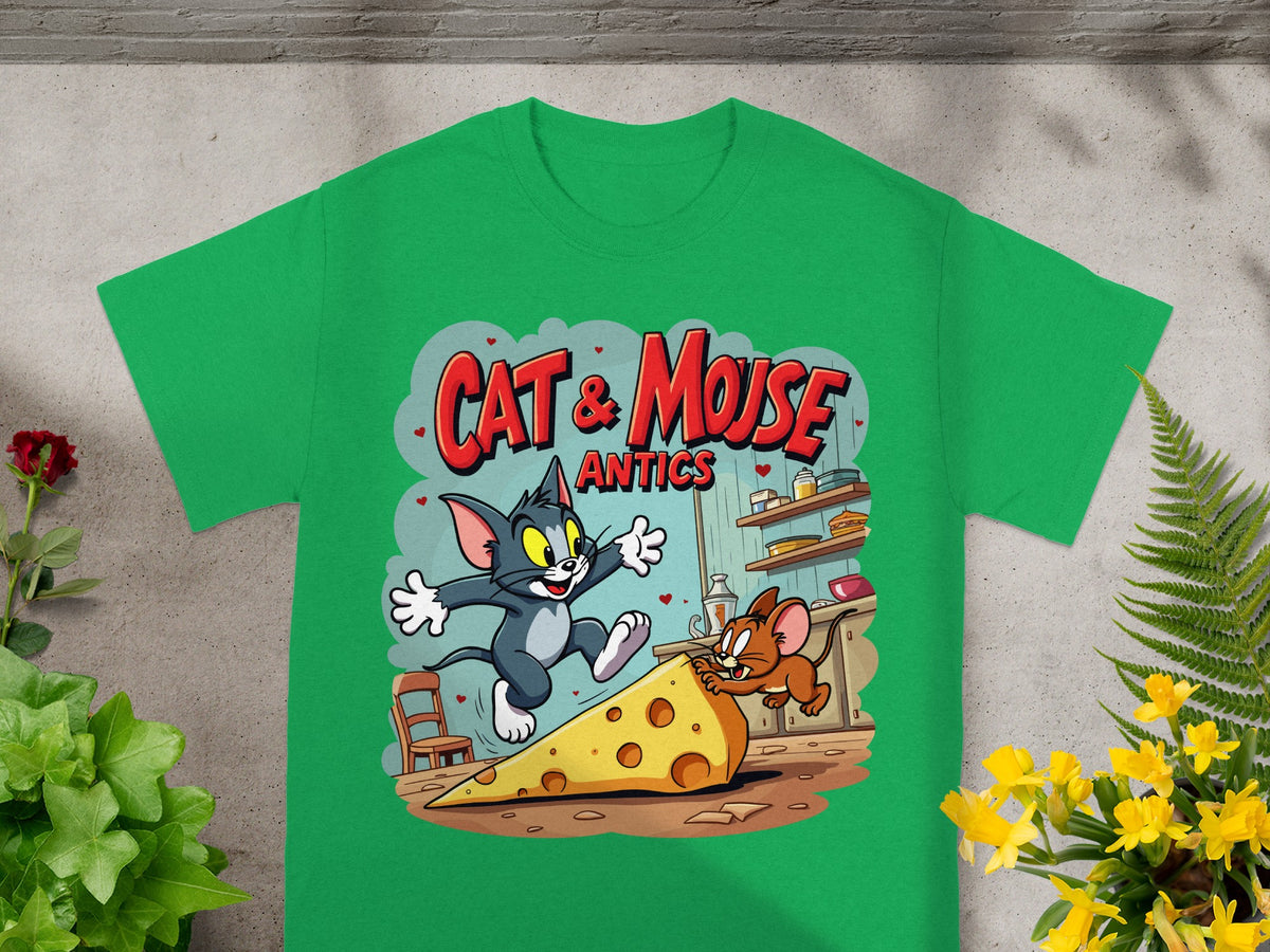Green t-shirt featuring Tom and Jerry chasing a giant cheese slice.