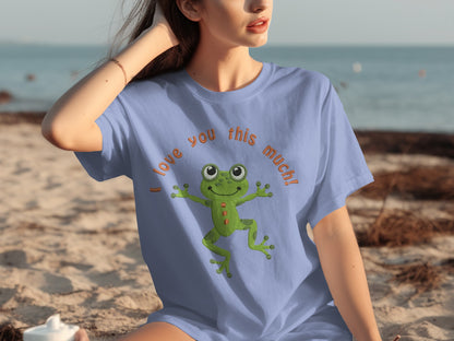 Cute Frog I Love You This Much Graphic T-Shirt