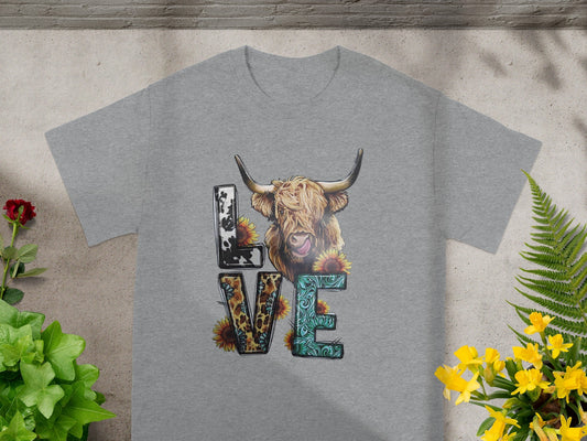Cute Highland Cow Love Graphic Grey T-shirt